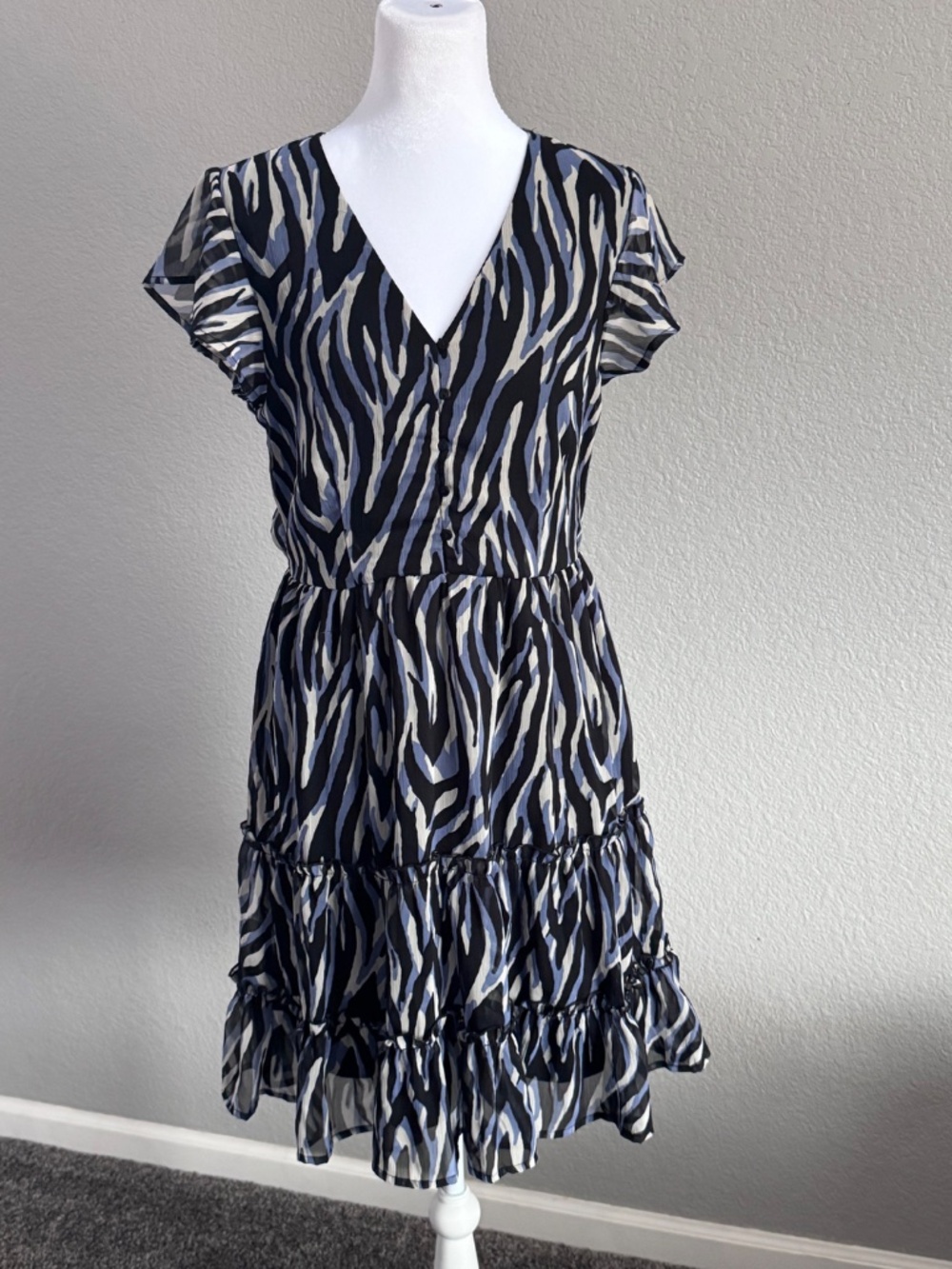PIGALLE  Zebra Animal Print Tiered Chiffon  Mini Dress Flutter Sleeve Medium M - Picture 2 of 8
